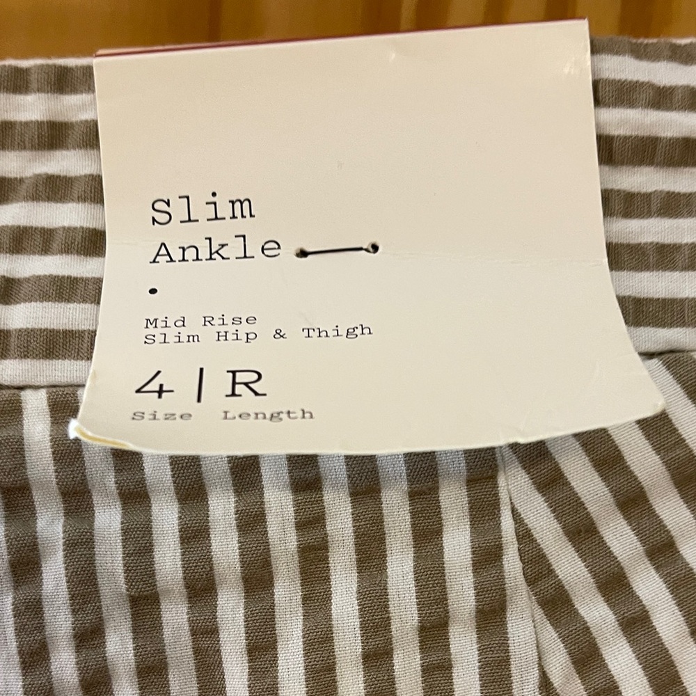 {A NEW DAY} NWT SEERSUCKER STRIPED PANTS WOMEN 4 REGULAR SLIM ANKLE - Picture 5 of 7